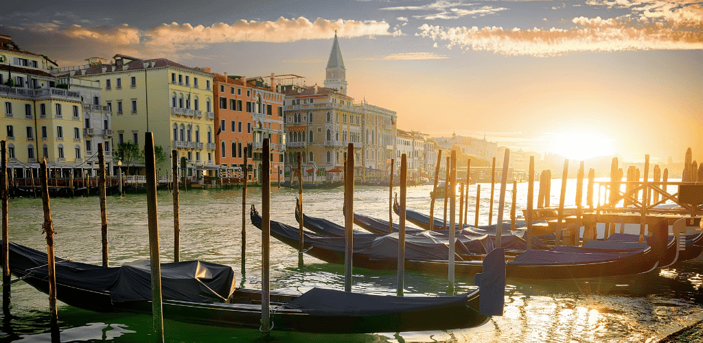 gondola-di-venezia-tramonto