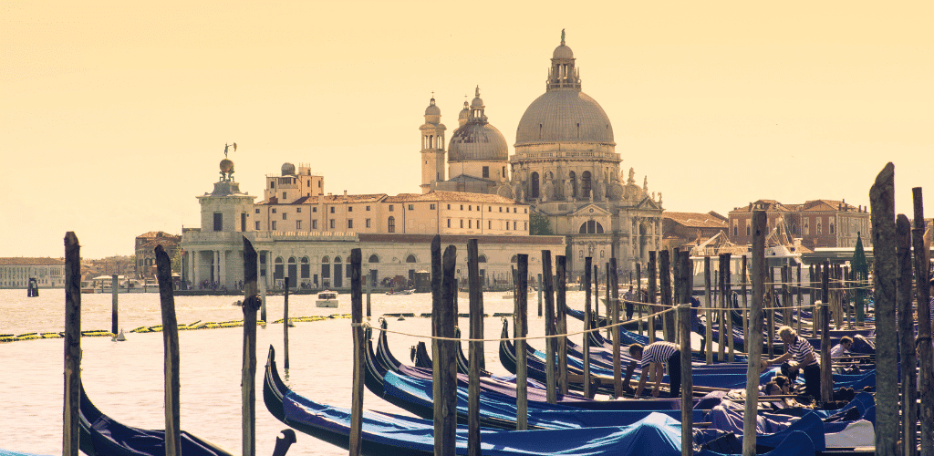 venezia con le gondole